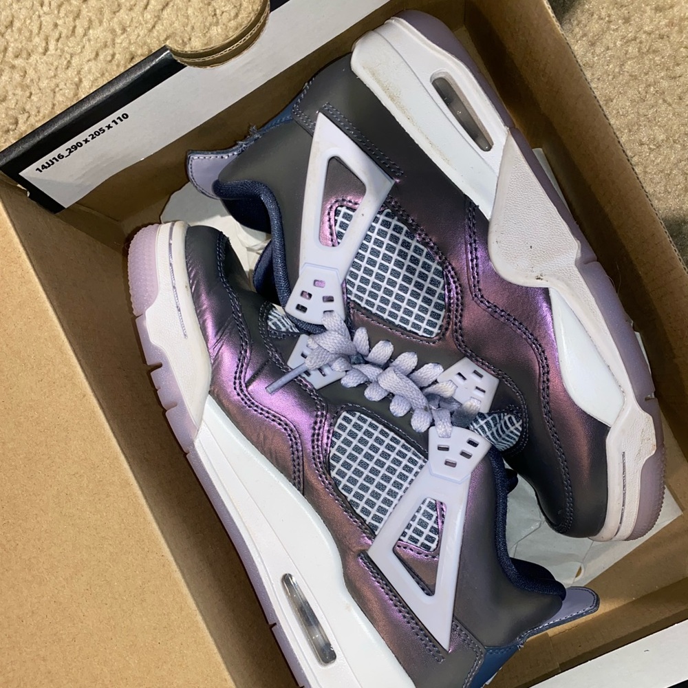 Girls Jordan 4’s